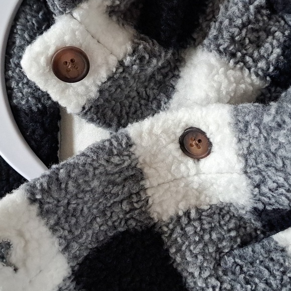 Love Fire Sherpa Buffalo Print Cropped Oversized Fleece Pluse Cardigan Shacket - Picture 6 of 11